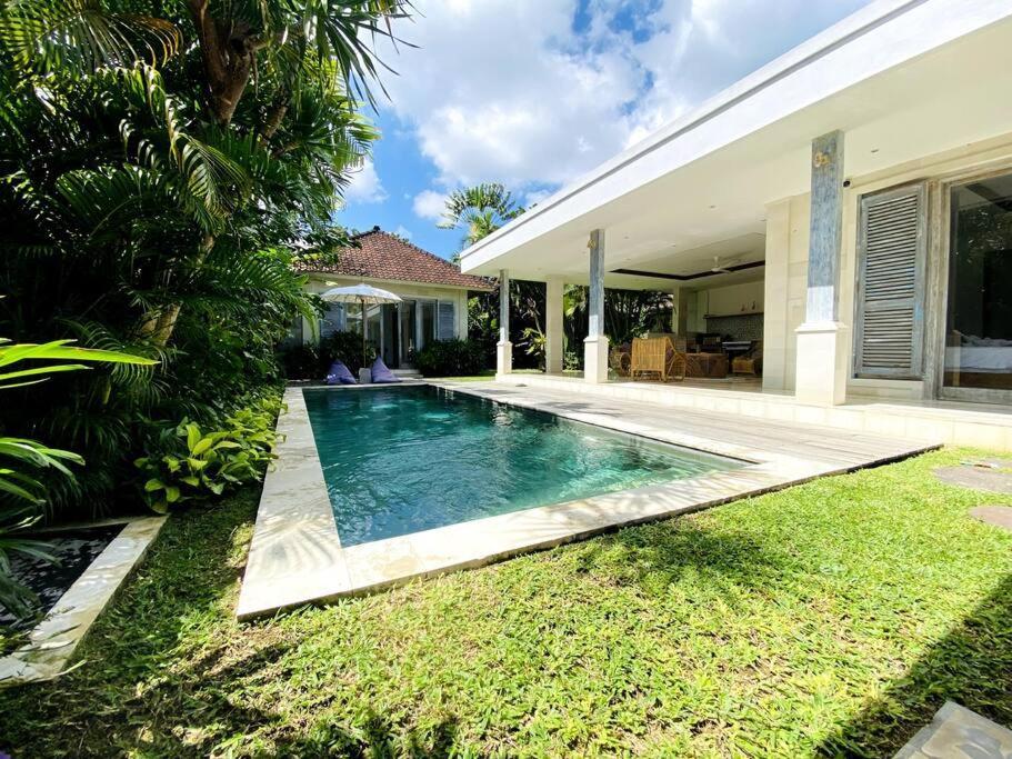 Villa Biru - 500M Batubelig Beach Canggu Buitenkant foto